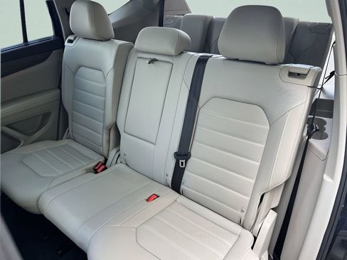 Used 2025 Volkswagen Atlas SEL image 23