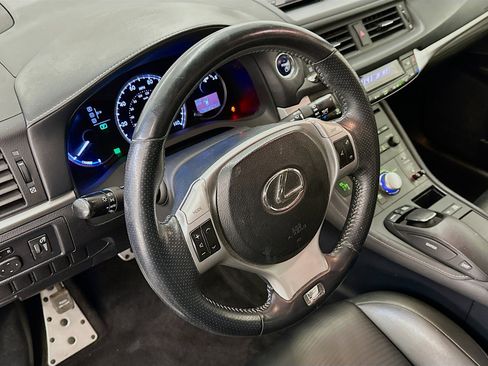 Used 2012 Lexus CT 200h image 18