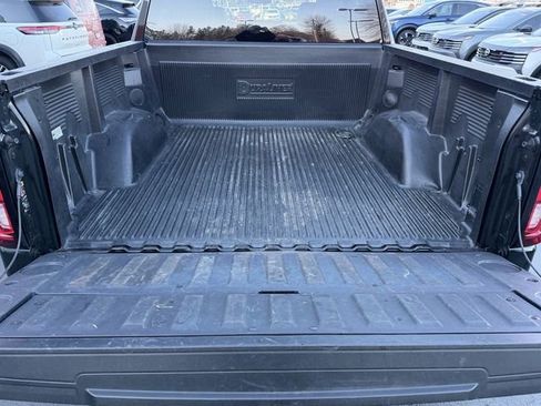 Used 2025 GMC Sierra 1500 SLT image 15