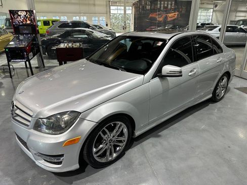 Used 2013 Mercedes-Benz C 250 Sedan image 5