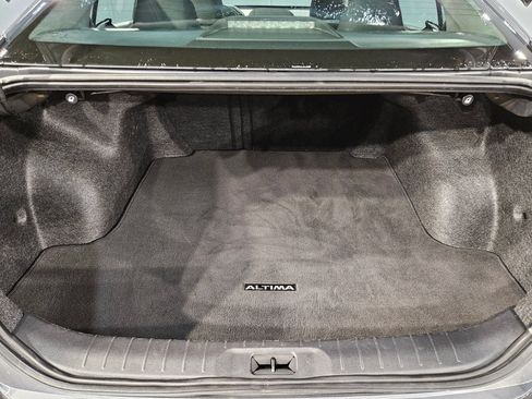 Used 2024 Nissan Altima 2.5 S FWD image 18