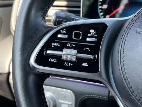 Certified 2023 Mercedes-Benz GLS 580 GLS 580 image 32