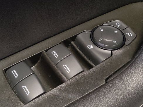 Used 2024 Chevrolet Blazer LT FWD image 27