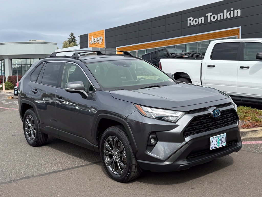 Used 2023 Toyota RAV4 XLE Premium AWD/4WD image 2