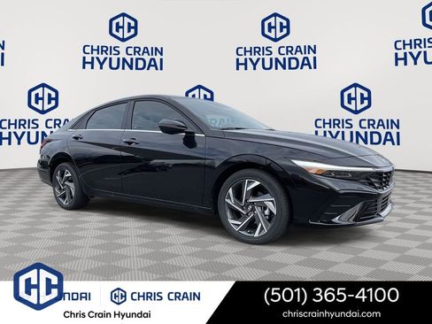 Certified 2025 Hyundai Elantra Limited w/ Cargo Package FWD image 1