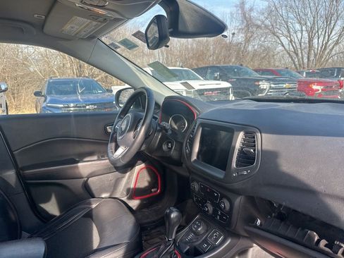 Used 2019 Jeep Compass Trailhawk w/ Cold Weather Group image 15