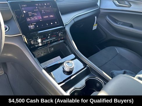 New 2025 Jeep Grand Cherokee L Altitude RWD image 40