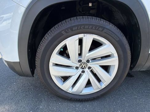 Used 2020 Volkswagen Atlas Cross Sport SE w/ Panoramic Sunroof Package FWD image 10