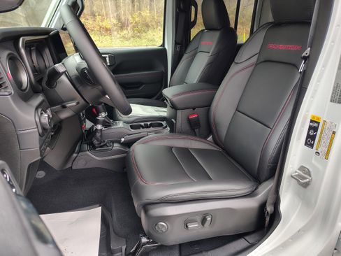 New 2026 Jeep Wrangler Unlimited Rubicon image 13