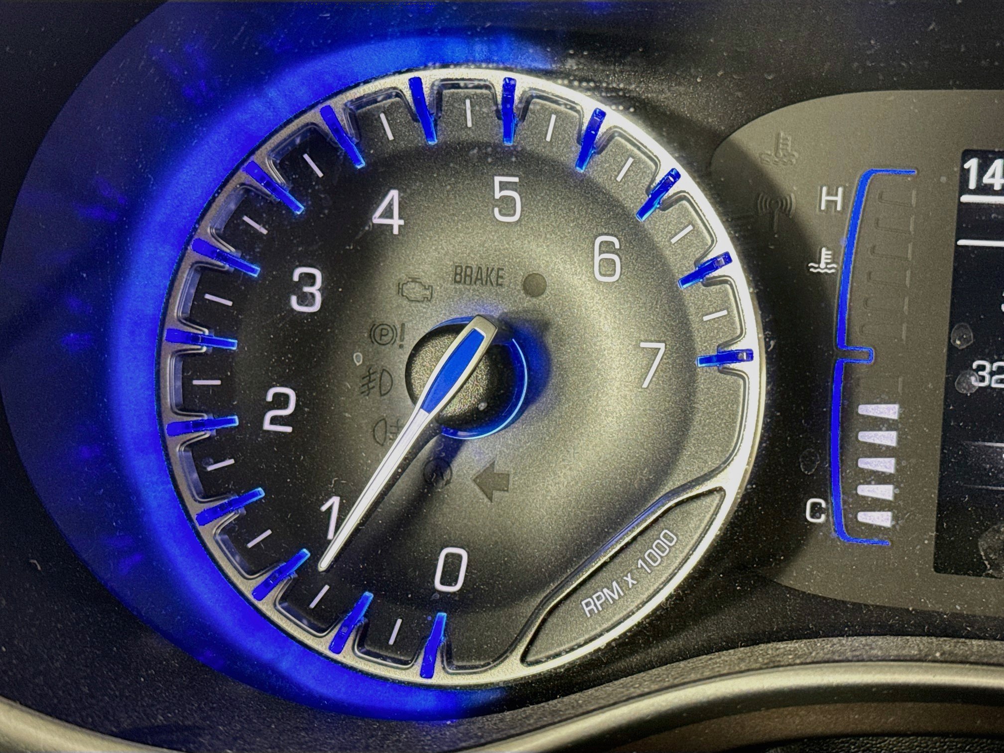 Used 2018 Chrysler Pacifica Touring-L FWD image 12