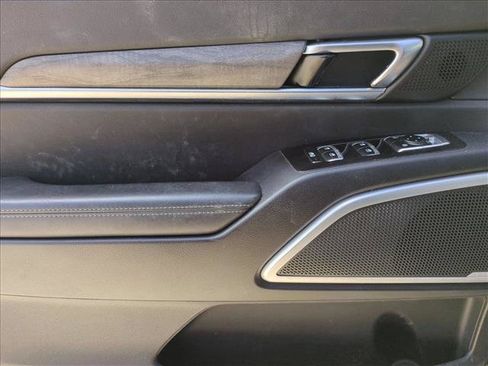 Used 2022 Kia Telluride EX w/ EX Premium Package FWD image 11