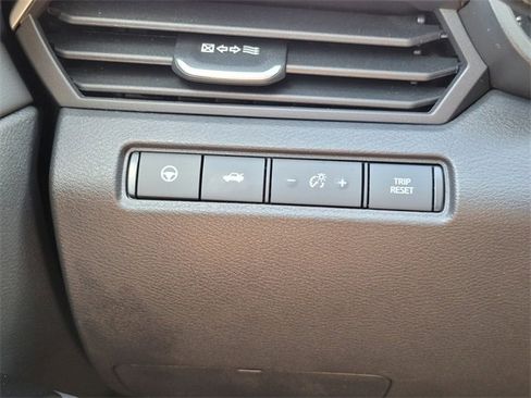 Used 2024 Nissan Altima 2.0 SR image 40