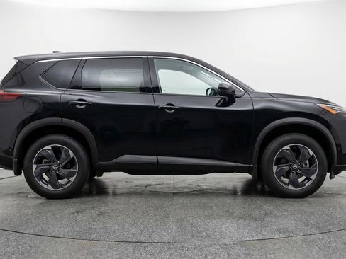 Used 2025 Nissan Rogue SV image 11
