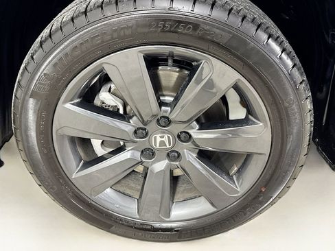 Used 2025 Honda Pilot Sport image 42