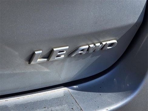 Used 2018 Toyota Highlander LE image 31