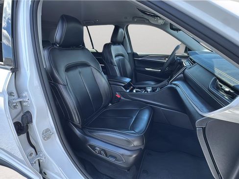 Certified 2023 Jeep Grand Cherokee Limited AWD/4WD image 21