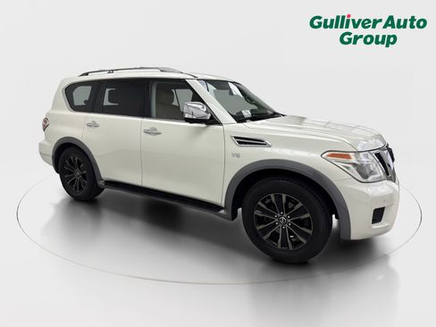 Used 2017 Nissan Armada Platinum w/ Interior Lighting Package RWD image 12