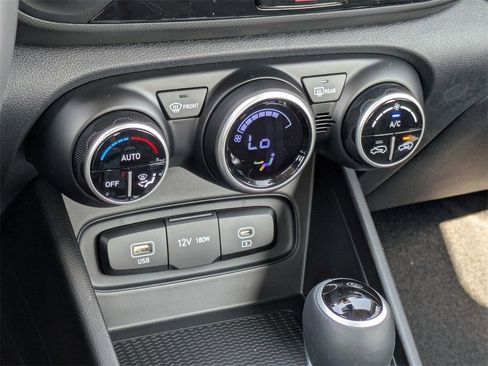 New 2025 Hyundai Venue SEL image 25