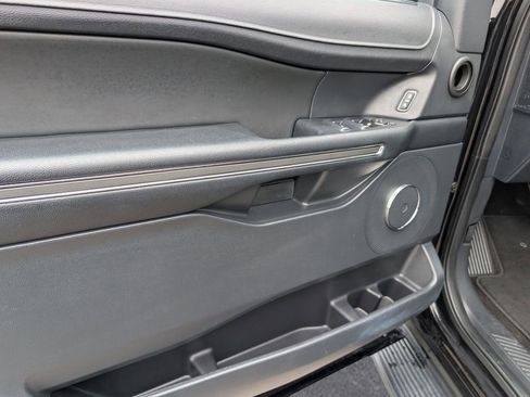 Used 2022 Ford Expedition XLT image 13