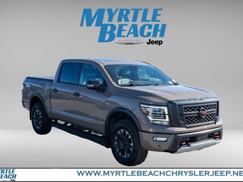 Used 2023 Nissan Titan PRO-4X w/ Pro-4x Convenience Package image 8