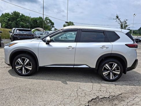 Used 2023 Nissan Rogue SL w/ SL Premium Package image 4