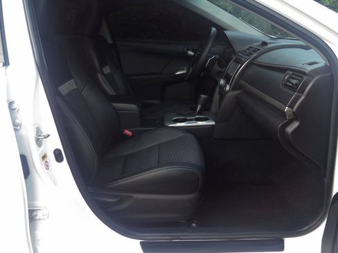 Used 2013 Toyota Camry SE FWD image 15