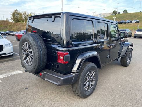 New 2025 Jeep Wrangler Unlimited Sahara w/ Safety Group AWD/4WD image 3