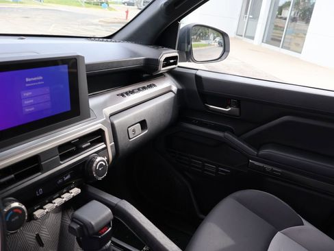 Used 2025 Toyota Tacoma TRD Off-Road AWD/4WD image 25