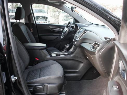 Used 2022 Chevrolet Equinox LT w/ Driver Convenience Package image 38