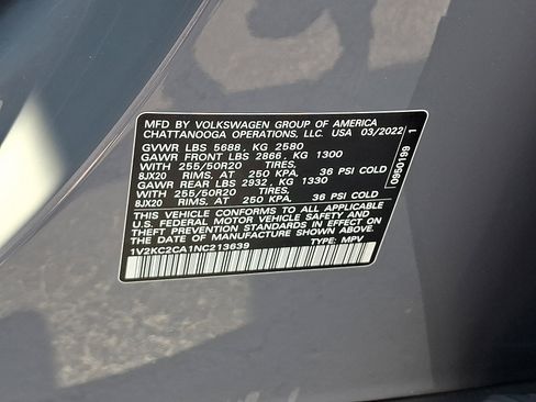 Certified 2022 Volkswagen Atlas Cross Sport SE w/ Panoramic Sunroof Package AWD/4WD image 28