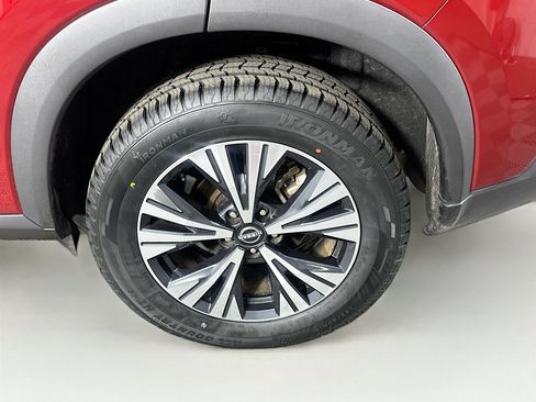 Used 2023 Nissan Rogue SV FWD image 11