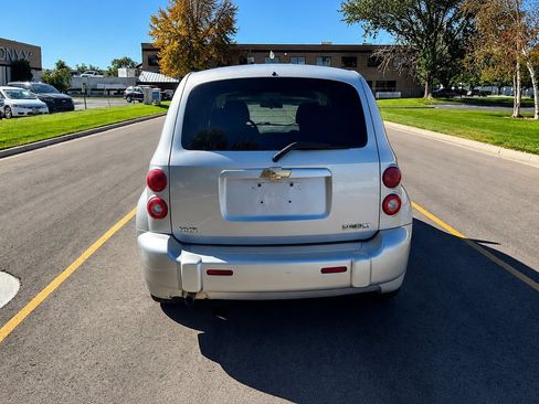 Used 2011 Chevrolet HHR LT FWD image 4