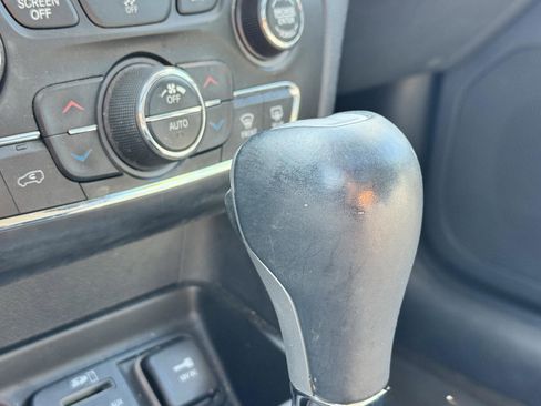 Used 2014 Jeep Cherokee Limited FWD image 20