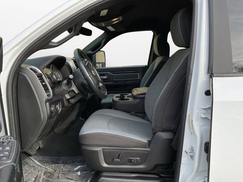 Used 2023 RAM 2500 Big Horn w/ Level 1 Equipment Group image 9