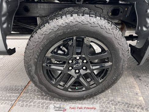 New 2026 Chevrolet Silverado 1500 Custom Trail Boss w/ Dark Appearance Package image 17