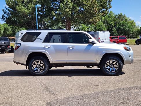 Used 2019 Toyota 4Runner TRD Off-Road Premium AWD/4WD image 2