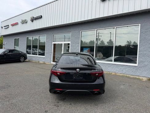 Used 2018 Alfa Romeo Giulia Ti Sport w/ Quick Order Package 22S Sport AWD/4WD image 4