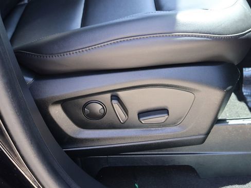 Used 2024 Ford Explorer XLT w/ Equipment Group 202A AWD/4WD image 11