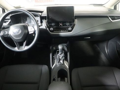 Used 2025 Toyota Corolla LE image 25