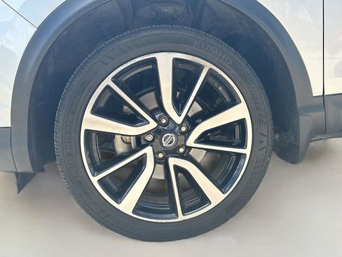 Used 2019 Nissan Rogue Sport SL w/ Premium Package FWD image 35