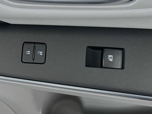 Used 2017 Toyota Camry LE image 28