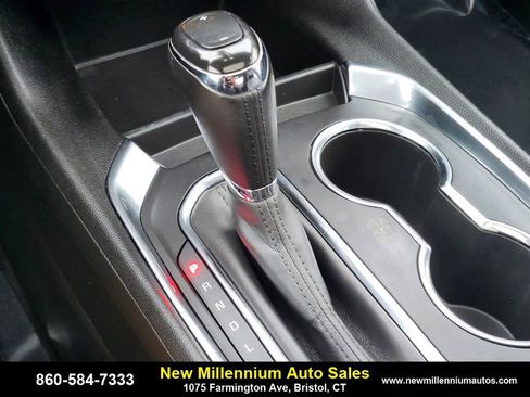 Used 2019 Chevrolet Traverse RS image 27