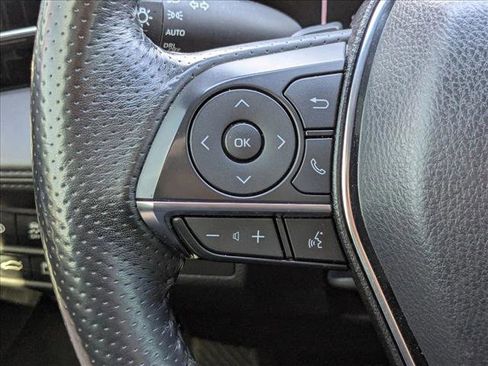 Used 2019 Toyota Avalon XSE image 4