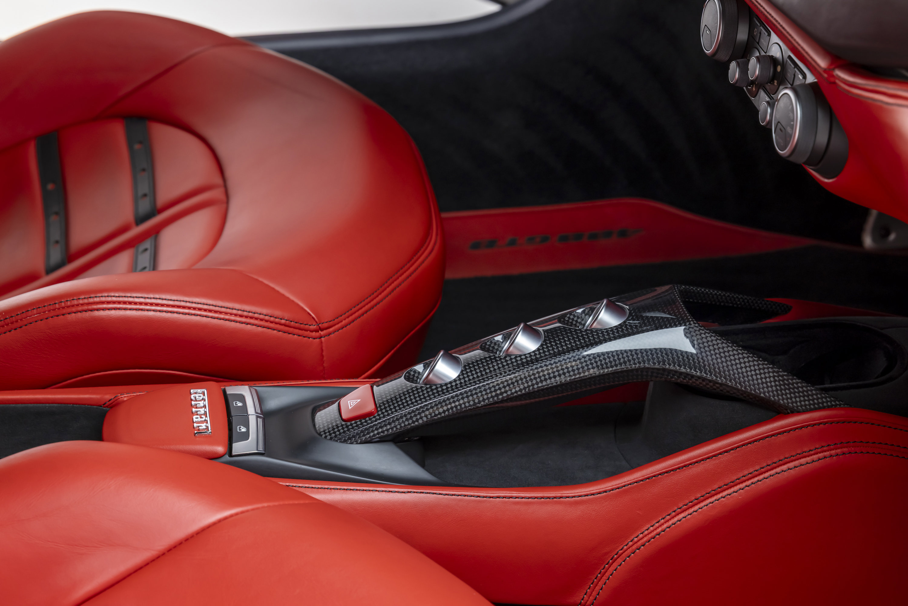 Certified 2018 Ferrari 488 GTB RWD image 45