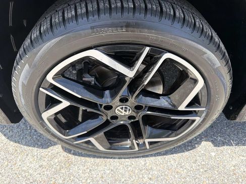 Used 2025 Volkswagen Tiguan SE R-Line FWD image 26