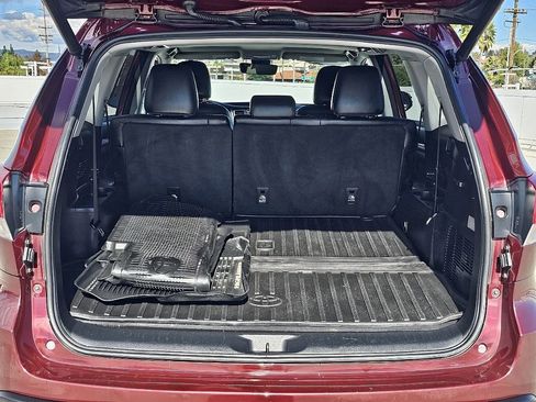 Used 2018 Toyota Highlander XLE image 10