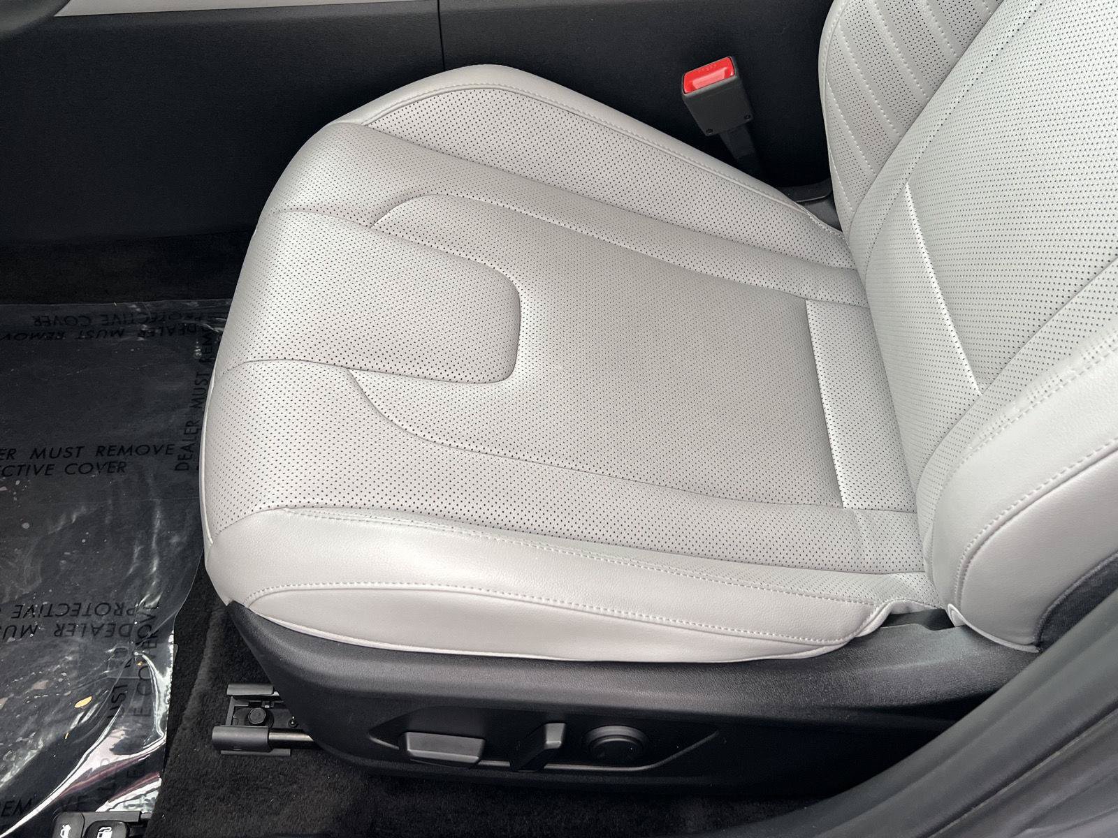 Certified 2024 Hyundai Elantra Limited FWD image 28