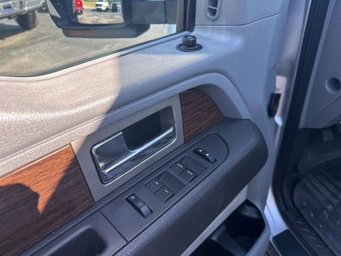 Used 2013 Ford F150 Lariat image 12