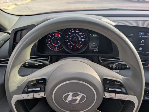 Used 2023 Hyundai Elantra SEL w/ Preferred Accessory Package image 18