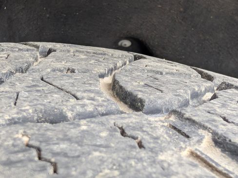 Used 2024 GMC Sierra 1500 AT4 w/ Technology Package image 38